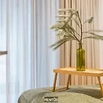 Апартаменты Sirocco Parkside - A Place To To Enjoy Stunning Views *