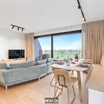 Апартаменты Sirocco Parkside - A Place To To Enjoy Stunning Views