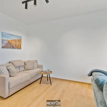 Sirocco Parkside - A Place To To Enjoy Stunning Views 니우포르트